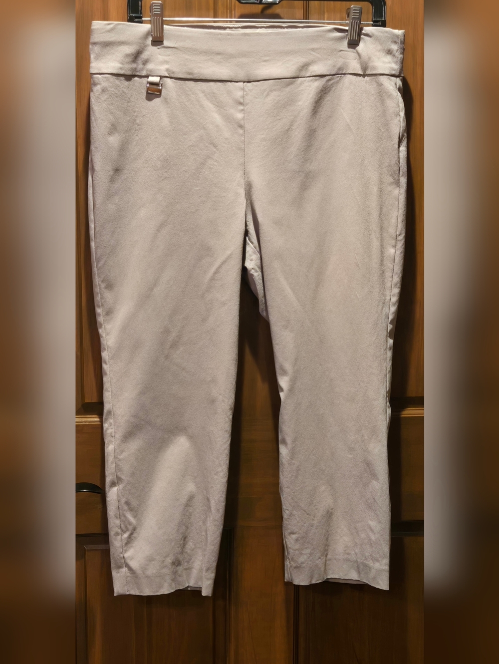 Alfani Women's Light Taupe Capris